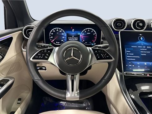 Used 2023 Mercedes-Benz GLC 300 4MATIC image 17