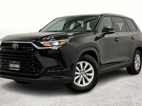 Used 2025 Toyota Grand Highlander AWD image 14