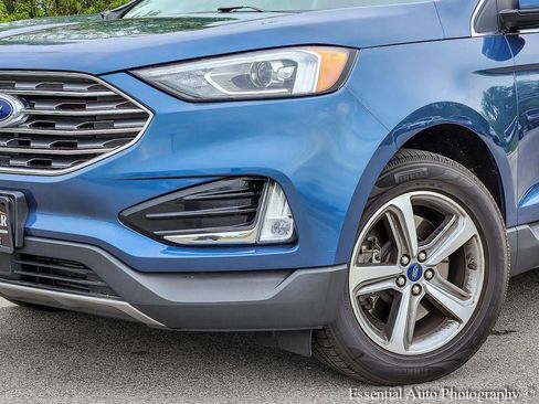 Used 2019 Ford Edge Titanium w/ Cold Weather Package AWD/4WD image 3