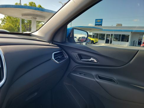Used 2024 Chevrolet Equinox LT FWD image 29