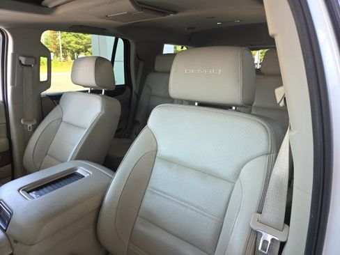 Used 2018 GMC Yukon Denali w/ Denali Ultimate Package image 25