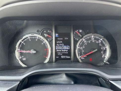 Used 2022 Toyota 4Runner TRD Off-Road AWD/4WD image 15