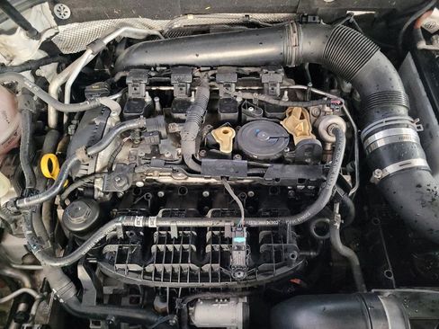 Used 2014 Volkswagen Passat 1.8T SEL Premium image 30