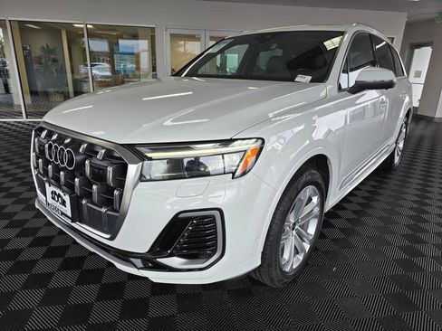 Used 2025 Audi Q7 3.0T Premium Plus image 8