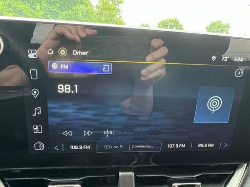 Used 2026 Chevrolet Equinox LT FWD image 32