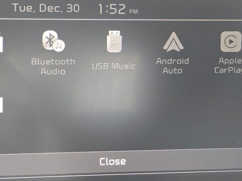 Used 2023 Kia Sportage LX image 5