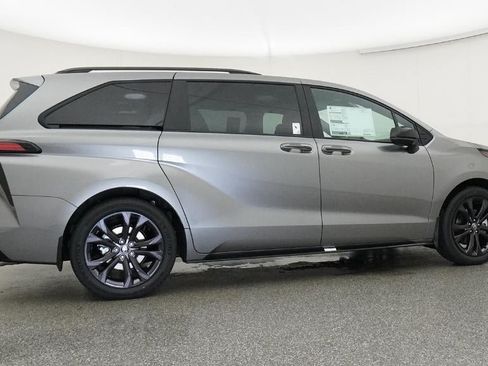 New 2026 Toyota Sienna XSE FWD image 26