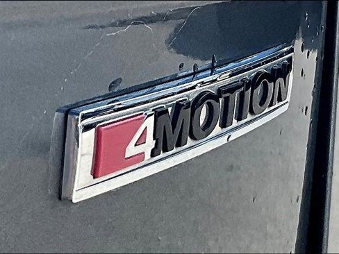 Used 2021 Volkswagen Tiguan SE image 9