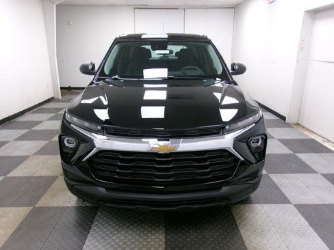 Used 2026 Chevrolet TrailBlazer LS FWD image 2
