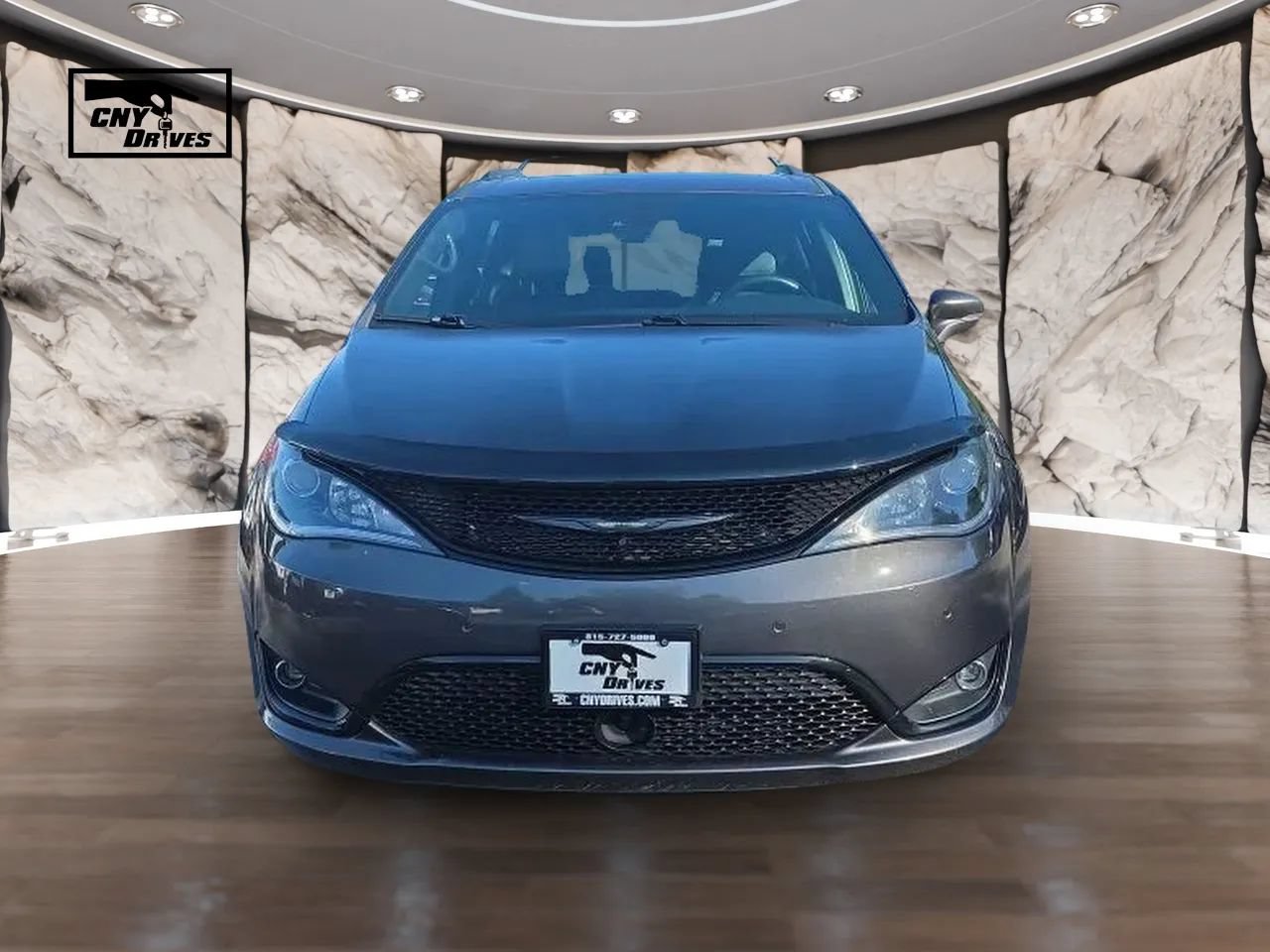 Used 2019 Chrysler Pacifica Limited w/ Advanced Safetytec Group FWD image 2