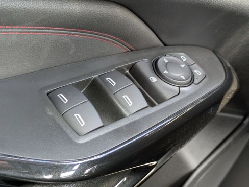 New 2025 Chevrolet Trax RS w/ Sunroof Package image 14