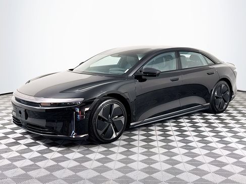 Used 2024 Lucid Air Touring image 4