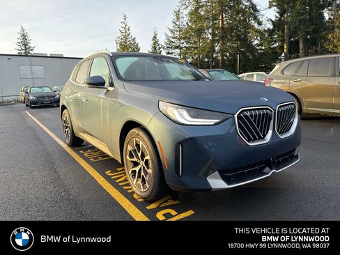 Used 2025 BMW X3 xDrive30i w/ Premium Package image 1