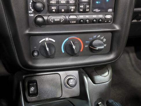 Used 2002 Chevrolet Camaro Z28 w/ SS Performance/Appearance Pkg image 71