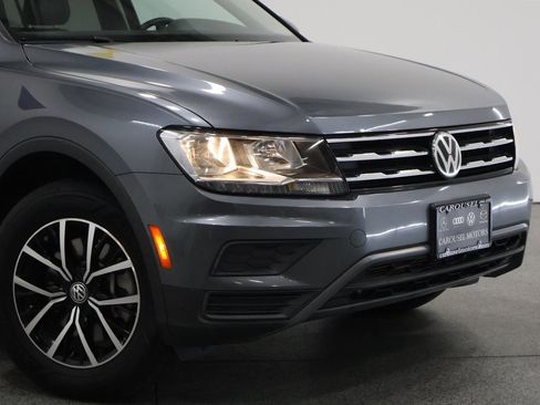 Used 2021 Volkswagen Tiguan SE image 3