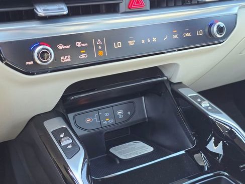 New 2026 Kia Sorento SX Prestige AWD/4WD image 24