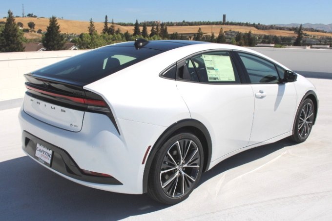 New 2027 Toyota Prius Limited AWD/4WD image 3