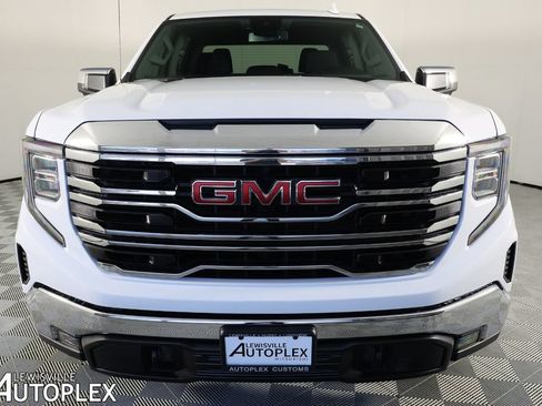 Used 2025 GMC Sierra 1500 SLT AWD/4WD image 2