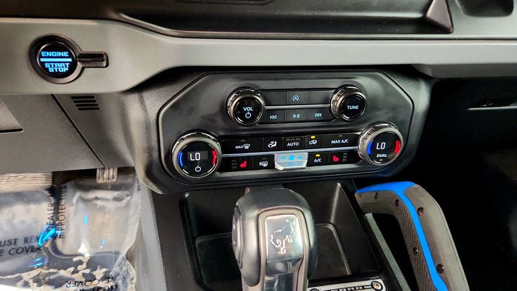 Used 2023 Ford Bronco Black Diamond w/ Sasquatch Package AWD/4WD image 17