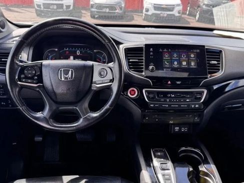 Used 2019 Honda Pilot Touring image 11