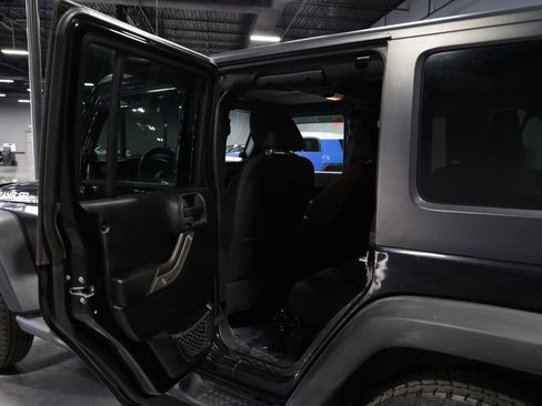 Used 2014 Jeep Wrangler Unlimited Sport w/ Quick Order Package 24S AWD/4WD image 15