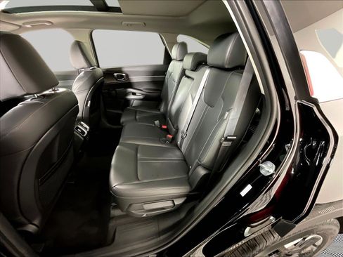 Certified 2026 Kia Sorento S w/ S Panoramic Sunroof Package FWD image 22