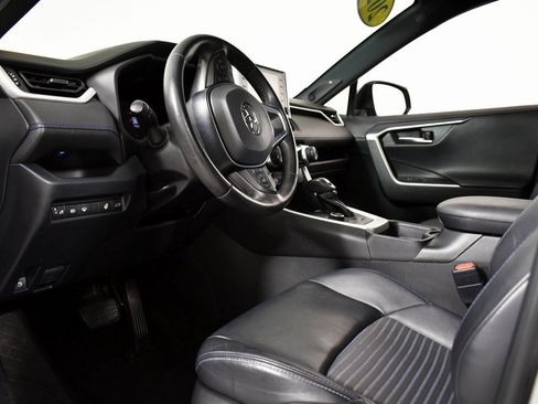 Used 2020 Toyota RAV4 XSE image 15