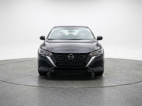 Used 2025 Nissan Sentra SV FWD image 2