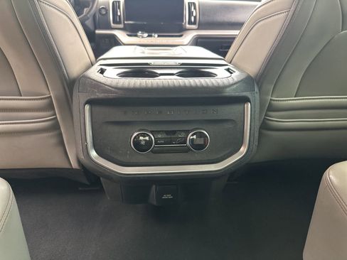Used 2025 Ford Expedition Active AWD/4WD image 15