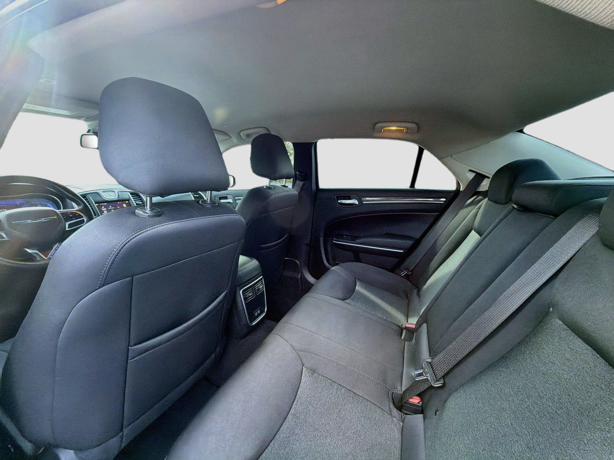 Used 2022 Chrysler 300 Touring w/ Sport Appearance Package RWD image 22