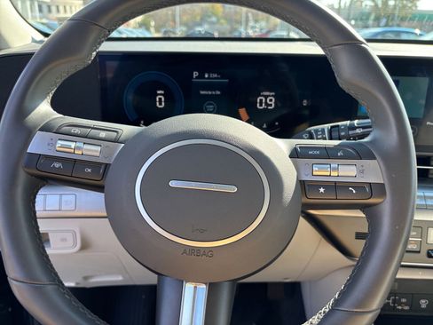 Used 2025 Hyundai Kona SEL image 28