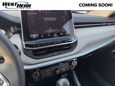 Used 2025 Jeep Compass Limited image 7