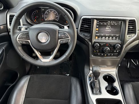 Used 2017 Jeep Grand Cherokee Altitude RWD image 18