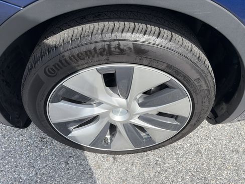 Used 2022 Tesla Model Y Long Range AWD/4WD image 8