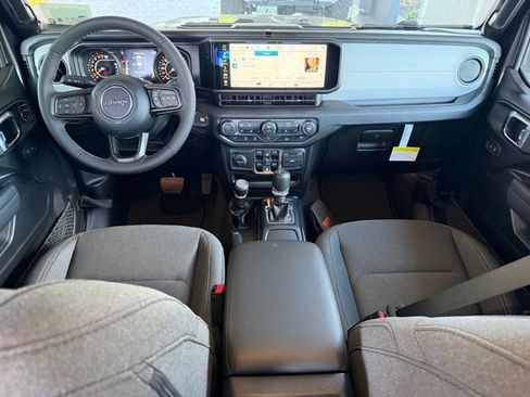 New 2026 Jeep Gladiator Sport AWD/4WD image 25