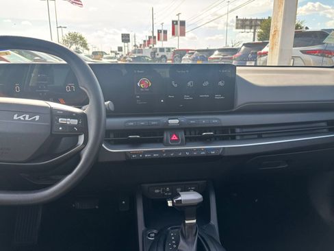 Used 2025 Kia K4 FWD image 17