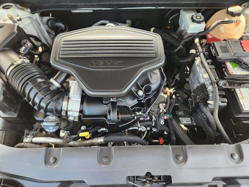Used 2019 Chevrolet Blazer LT FWD image 23