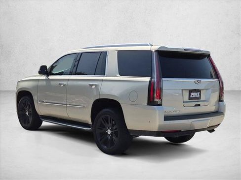 Used 2017 Cadillac Escalade Luxury RWD image 7