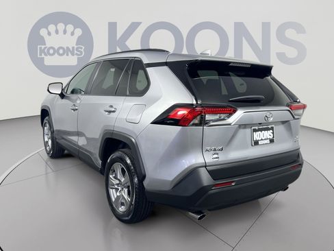 Used 2025 Toyota RAV4 XLE AWD/4WD image 4