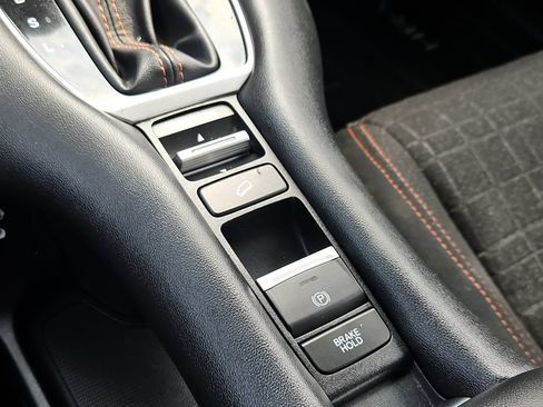Certified 2024 Honda HR-V Sport image 16