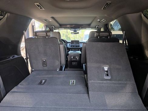 Used 2021 GMC Yukon SLT w/ SLT Premium Package RWD image 14