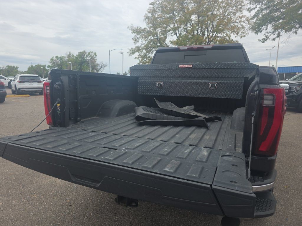 Used 2024 GMC Sierra 2500 SLT w/ SLT Premium Package AWD/4WD image 18