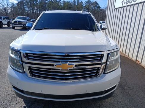 Used 2019 Chevrolet Suburban Premier w/ Premier Plus Edition RWD image 10