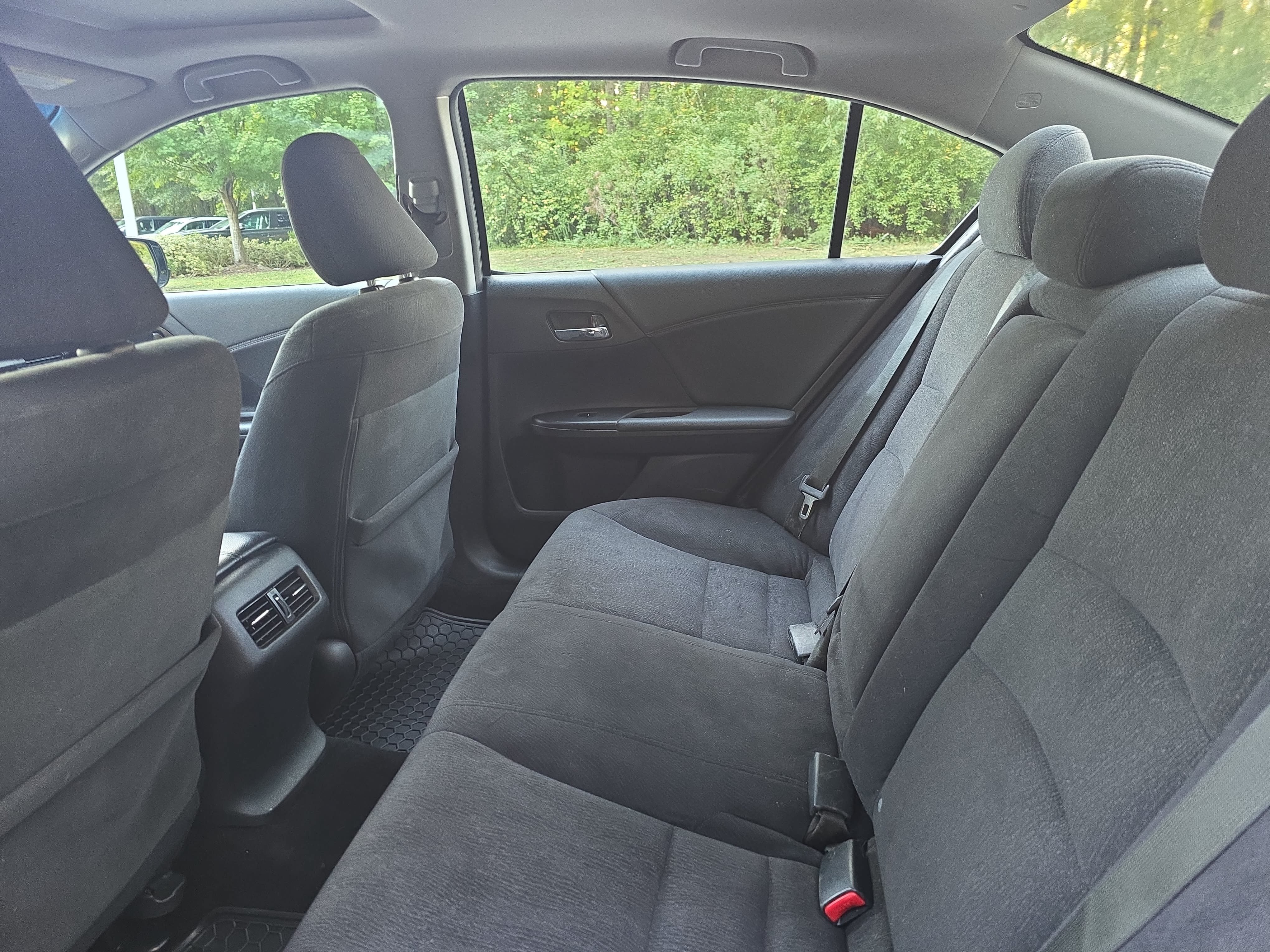 Used 2015 Honda Accord EX image 12