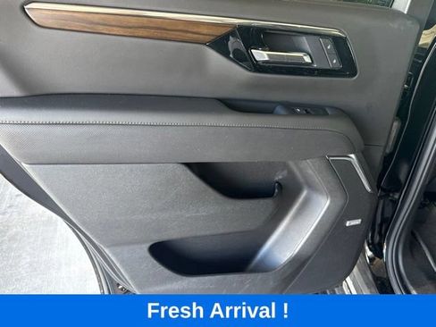 Used 2026 Chevrolet Tahoe High Country AWD/4WD image 15