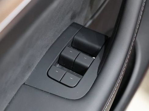 Used 2024 Tesla Model Y Long Range RWD image 19