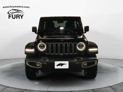 Used 2025 Jeep Wrangler Unlimited Sahara w/ Safety Group AWD/4WD image 8