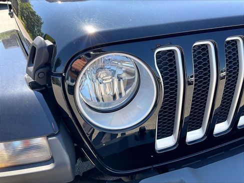 Used 2023 Jeep Wrangler Unlimited Sahara w/ Cold Weather Group AWD/4WD image 29