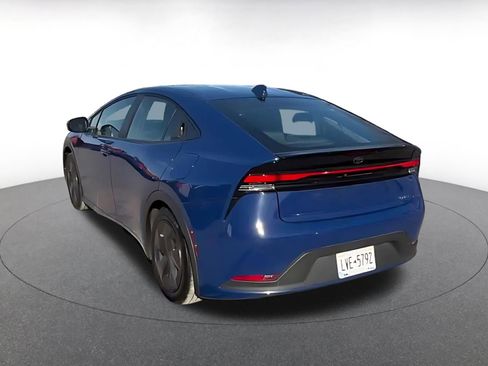 Used 2025 Toyota Prius LE image 11