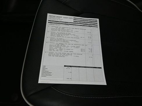 Used 2026 Chrysler Pacifica Limited FWD image 4